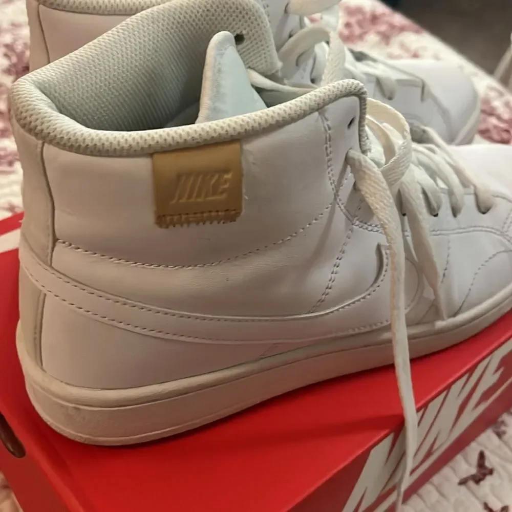 Nike Court royal two mid